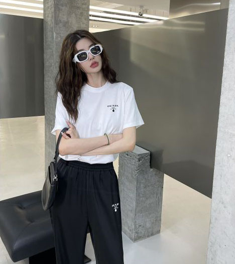 designer,replica,clothing,fake,1:1,lv,luxury,high quality 23/Prada Women’s Suit