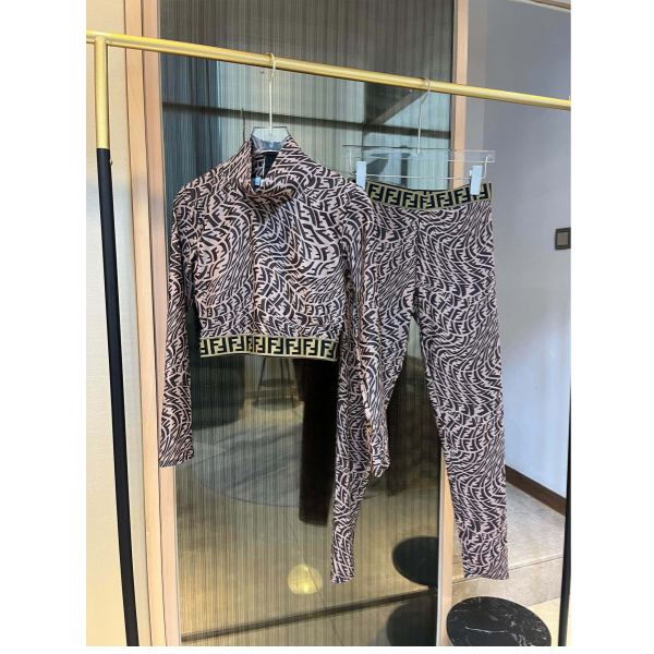 designer,replica,clothing,fake,1:1,lv,luxury,high quality 23/Burberry women’s fashion casual sports suit