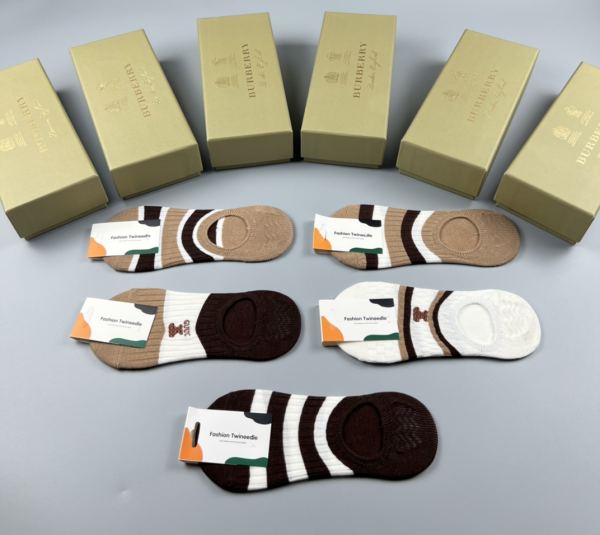 designer,replica,clothing,fake,1:1,lv,luxury,high quality 23/Burberry Burberry counter latest fashion socks（5 pairs one box ）