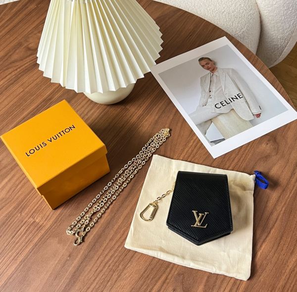 designer,replica,clothing,fake,1:1,lv,luxury,high quality 23/L* keychain/M22368