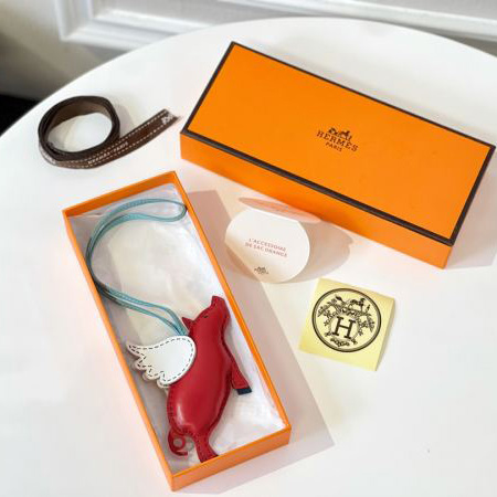 designer,replica,clothing,fake,1:1,lv,luxury,high quality 23/Hermes Flying Pig Bag Pendant
