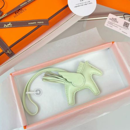 designer,replica,clothing,fake,1:1,lv,luxury,high quality 23/Hermes Pegasus-shaped bag pendant