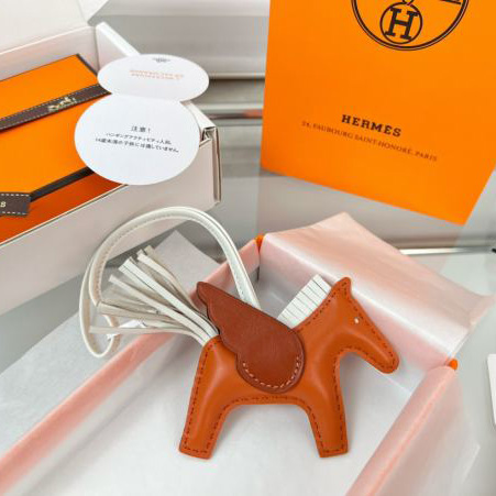 designer,replica,clothing,fake,1:1,lv,luxury,high quality 23/Hermes Pegasus-shaped bag pendant