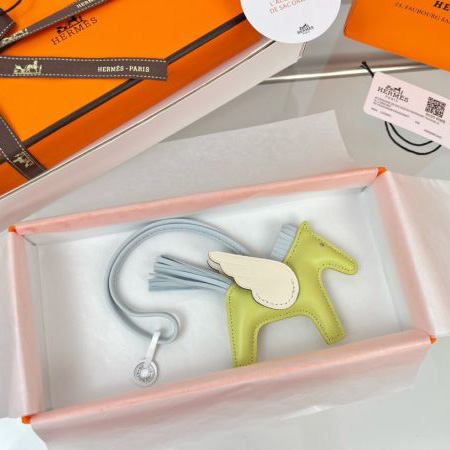 designer,replica,clothing,fake,1:1,lv,luxury,high quality 23/Hermes Pegasus-shaped bag pendant