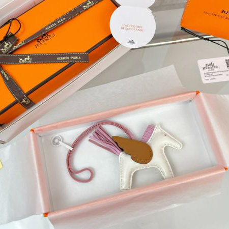 designer,replica,clothing,fake,1:1,lv,luxury,high quality 23/Hermes Pegasus-shaped bag pendant