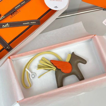 designer,replica,clothing,fake,1:1,lv,luxury,high quality 23/Hermes Pegasus-shaped bag pendant