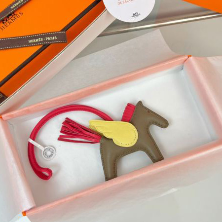 designer,replica,clothing,fake,1:1,lv,luxury,high quality 23/Hermes Pegasus-shaped bag pendant