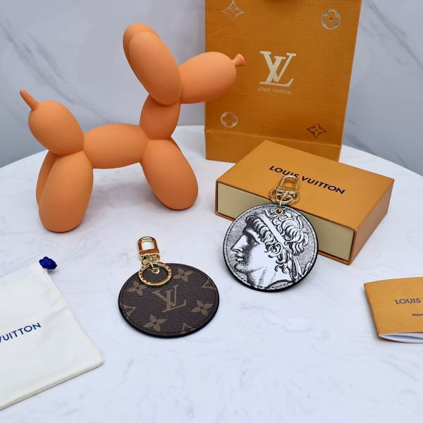 designer,replica,clothing,fake,1:1,lv,luxury,high quality 23/L* Keychain/MP3203