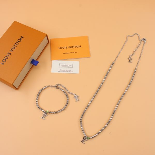 designer,replica,clothing,fake,1:1,lv,luxury,high quality 23/L* New Silver Bead Alphabet Pendant Necklace