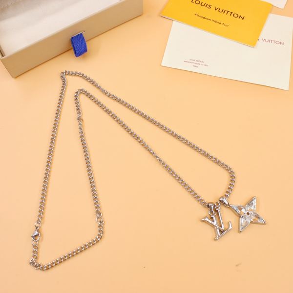 designer,replica,clothing,fake,1:1,lv,luxury,high quality 23/L* Flower Cut Necklace