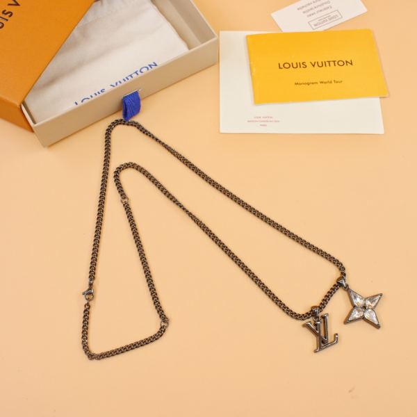 designer,replica,clothing,fake,1:1,lv,luxury,high quality 23/L* Flower Cut Necklace