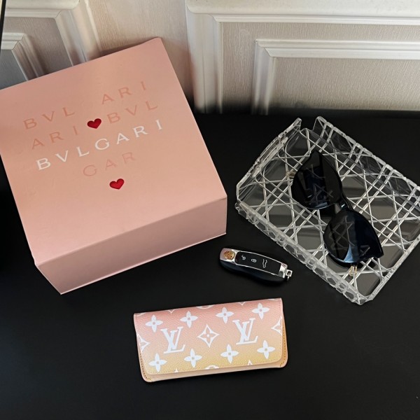 designer,replica,clothing,fake,1:1,lv,luxury,high quality 23/L* glasses case/16.5×7.5×3cm