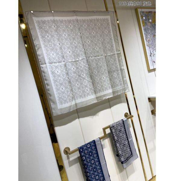 designer,replica,clothing,fake,1:1,lv,luxury,high quality L* Silk Square Scarf