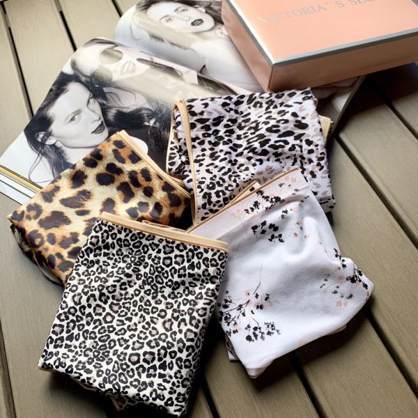 designer,replica,clothing,fake,1:1,lv,luxury,high quality 【4pcs】Victoria’s Secret’s new fashion spot print women’s mid-waist seamless underwear