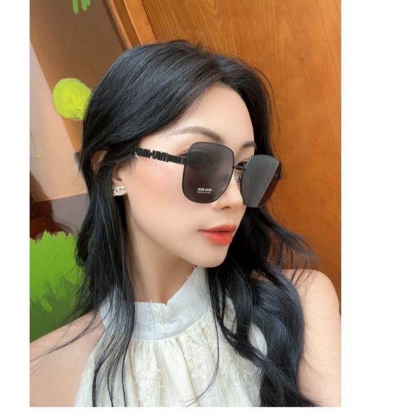 designer,replica,clothing,fake,1:1,lv,luxury,high quality MiuMiu official 1:1 version sunglasses/028N