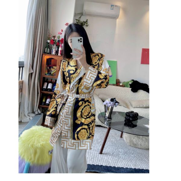 designer,replica,clothing,fake,1:1,lv,luxury,high quality 23/VERSACE women’s new home pajamas set