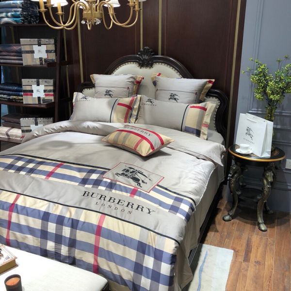 designer,replica,clothing,fake,1:1,lv,luxury,high quality Burberry new four-piece suit
