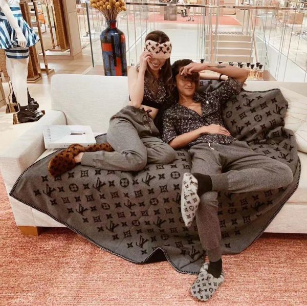 designer,replica,clothing,fake,1:1,lv,luxury,high quality L* New Blankets