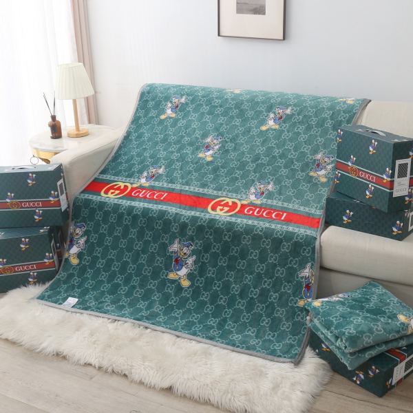 designer,replica,clothing,fake,1:1,lv,luxury,high quality Gucci new multifunctional blanket