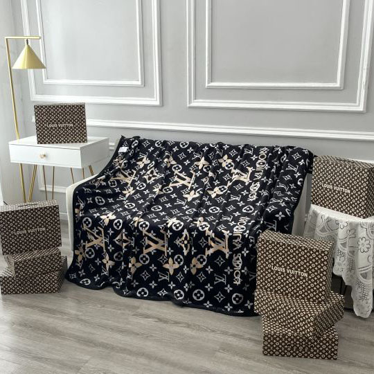 designer,replica,clothing,fake,1:1,lv,luxury,high quality L*’s New Multifunctional Blanket