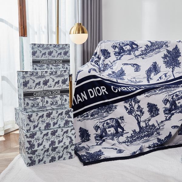 designer,replica,clothing,fake,1:1,lv,luxury,high quality Dior new multifunctional blanket