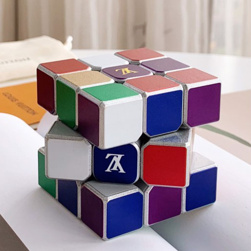 designer,replica,clothing,fake,1:1,lv,luxury,high quality L* all aluminum paint Rubik’s Cube