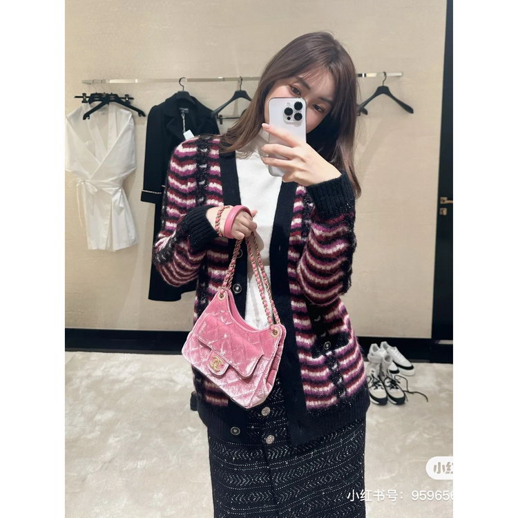 designer,replica,clothing,fake,1:1,lv,luxury,high quality 23/C* women’s long-sleeved sweater jacket designer,replica,clothing,fake,1:1,lv,luxury,high quality 23/C* women’s long-sleeved sweater jacket