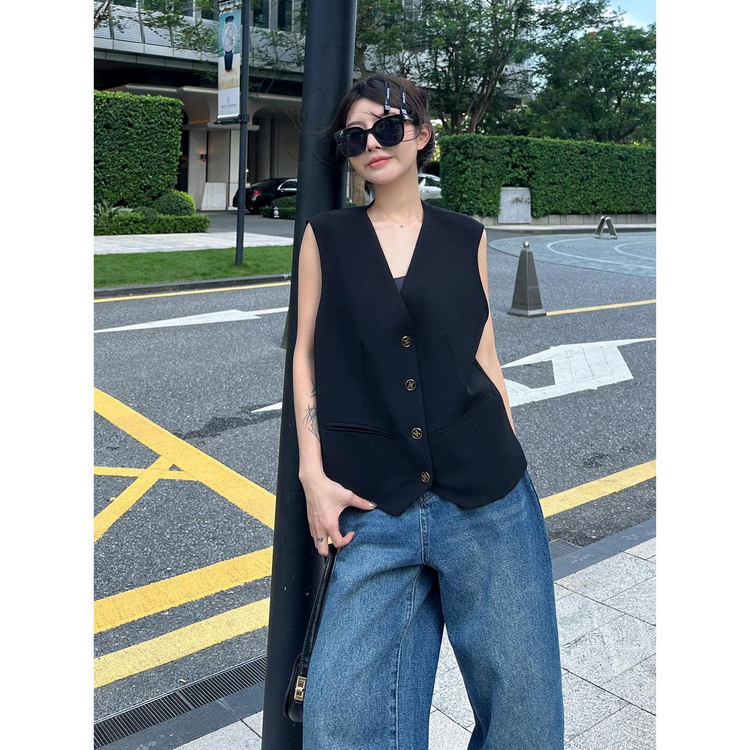 designer,replica,clothing,fake,1:1,lv,luxury,high quality 23/Celine women’s sleeveless vest designer,replica,clothing,fake,1:1,lv,luxury,high quality 23/Celine women’s sleeveless vest