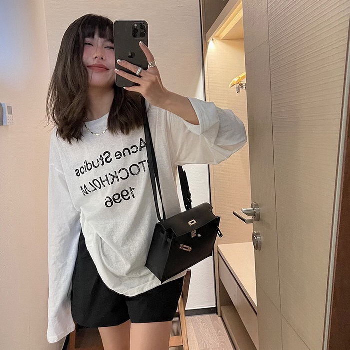 designer,replica,clothing,fake,1:1,lv,luxury,high quality 23/ACNE women’s long-sleeved T-shirt designer,replica,clothing,fake,1:1,lv,luxury,high quality 23/ACNE women’s long-sleeved T-shirt
