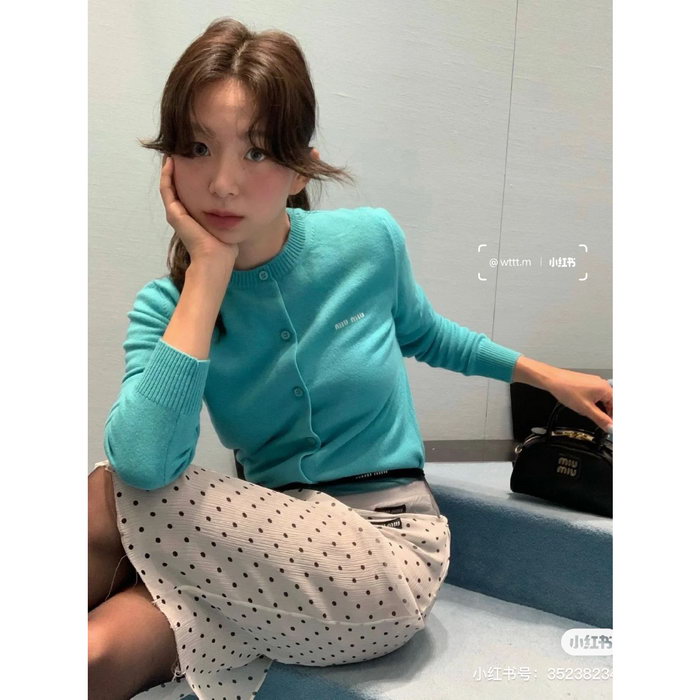designer,replica,clothing,fake,1:1,lv,luxury,high quality 23/Miu Miu women’s long-sleeved sweater jacket designer,replica,clothing,fake,1:1,lv,luxury,high quality 23/Miu Miu women’s long-sleeved sweater jacket
