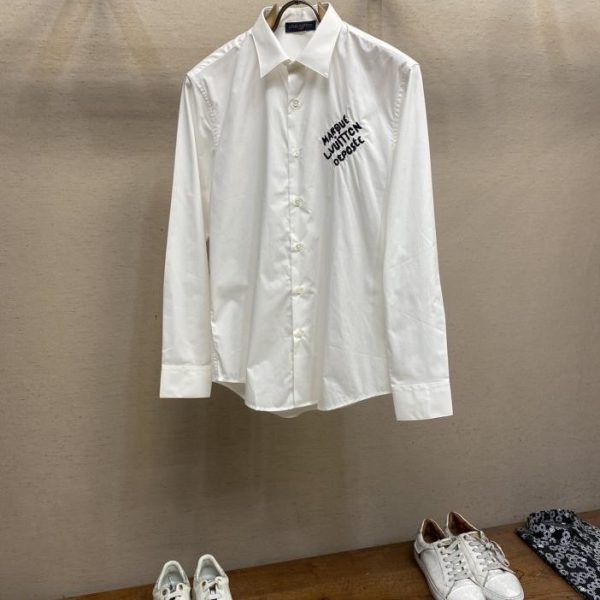 designer,replica,clothing,fake,1:1,lv,luxury,high quality LV letter embroidered shirt! Same style for men and women! Spring and summer new styles are on the market!