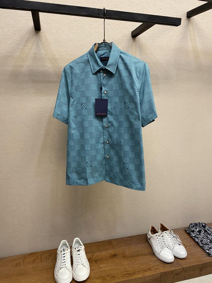 designer,replica,clothing,fake,1:1,lv,luxury,high quality LV24 early spring catwalk style short-sleeved shirt with classic elements fusion design designer,replica,clothing,fake,1:1,lv,luxury,high quality LV24 early spring catwalk style short-sleeved shirt with classic elements fusion design