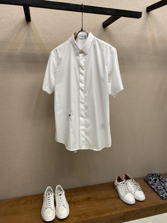 designer,replica,clothing,fake,1:1,lv,luxury,high quality Dior fashionable simple short-sleeved shirt This lightweight cotton shirt designer,replica,clothing,fake,1:1,lv,luxury,high quality Dior fashionable simple short-sleeved shirt This lightweight cotton shirt