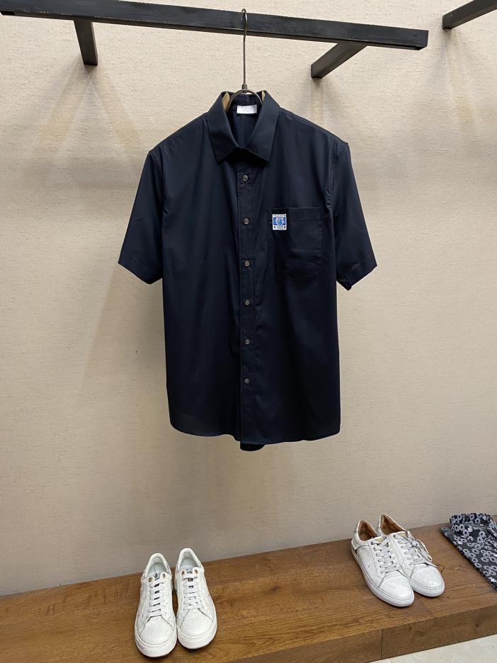 designer,replica,clothing,fake,1:1,lv,luxury,high quality Dior fashionable simple short-sleeved shirt This lightweight cotton shirt designer,replica,clothing,fake,1:1,lv,luxury,high quality Dior fashionable simple short-sleeved shirt This lightweight cotton shirt