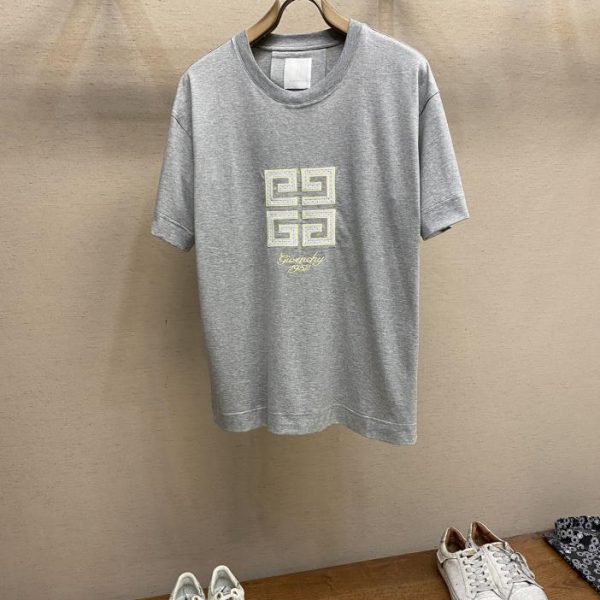 designer,replica,clothing,fake,1:1,lv,luxury,high quality Givenchy 24Ss is out first! The 4D logo series is so popular that it needs no introduction!