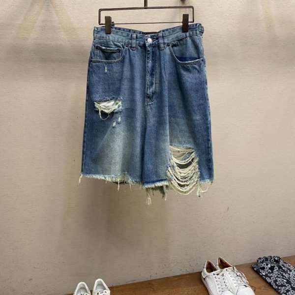 designer,replica,clothing,fake,1:1,lv,luxury,high quality Balenciaga 2023ss is easy to wear and does not matter your figure. There are not many restrictions on matching.