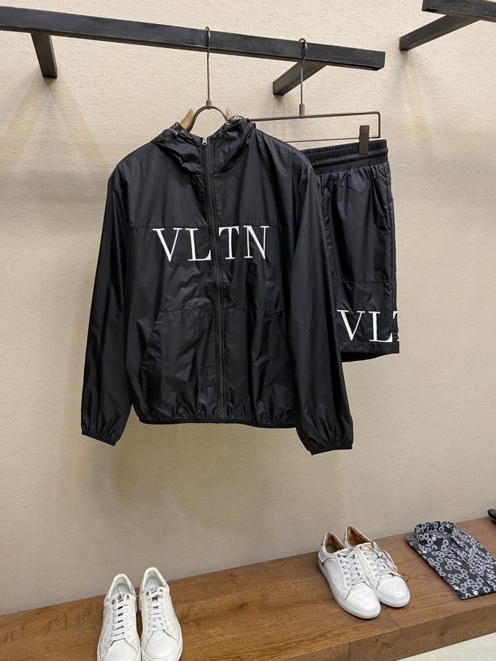 designer,replica,clothing,fake,1:1,lv,luxury,high quality VLT new spring and summer hooded long-sleeved sun protection clothing and shorts suit designer,replica,clothing,fake,1:1,lv,luxury,high quality VLT new spring and summer hooded long-sleeved sun protection clothing and shorts suit