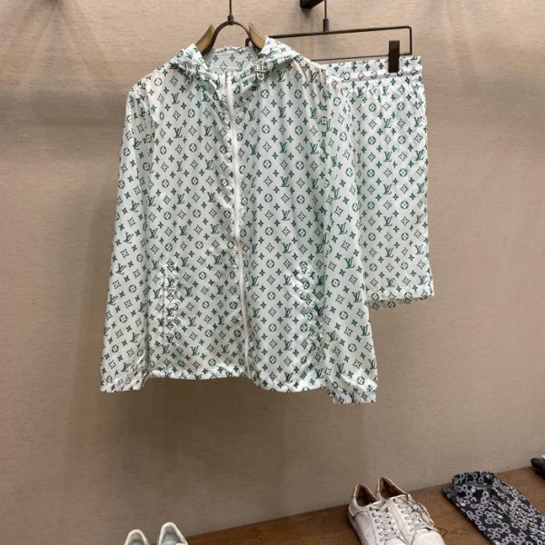 designer,replica,clothing,fake,1:1,lv,luxury,high quality LV spring and summer new product all-over printed hooded long-sleeved sun protection clothing shorts suit