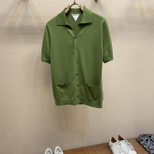 designer,replica,clothing,fake,1:1,lv,luxury,high quality BOTTRGA VENETA’s simple and high-quality Italian style Polo small V-neck makes the upper body slimmer.