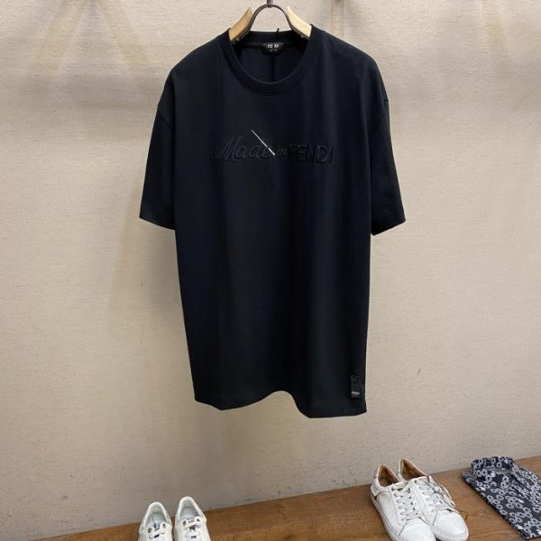 designer,replica,clothing,fake,1:1,lv,luxury,high quality Fendi short sleeves with embroidered logo on the chest