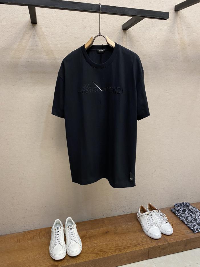 designer,replica,clothing,fake,1:1,lv,luxury,high quality Fendi short sleeves with embroidered logo on the chest designer,replica,clothing,fake,1:1,lv,luxury,high quality Fendi short sleeves with embroidered logo on the chest