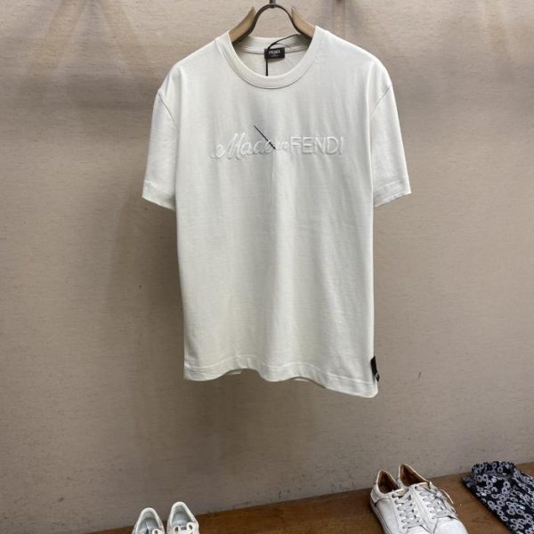 designer,replica,clothing,fake,1:1,lv,luxury,high quality Fendi short sleeves with embroidered logo on the chest