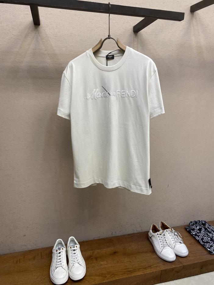 designer,replica,clothing,fake,1:1,lv,luxury,high quality Fendi short sleeves with embroidered logo on the chest designer,replica,clothing,fake,1:1,lv,luxury,high quality Fendi short sleeves with embroidered logo on the chest
