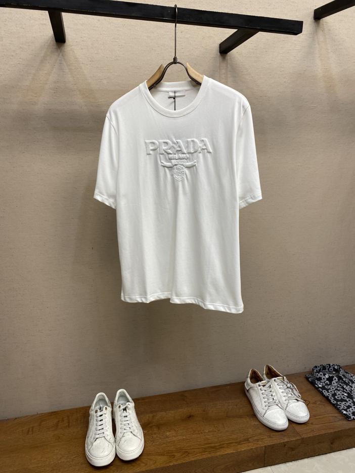 designer,replica,clothing,fake,1:1,lv,luxury,high quality Prada flocked embroidered lettering short-sleeved basic jersey T-shirt designer,replica,clothing,fake,1:1,lv,luxury,high quality Prada flocked embroidered lettering short-sleeved basic jersey T-shirt