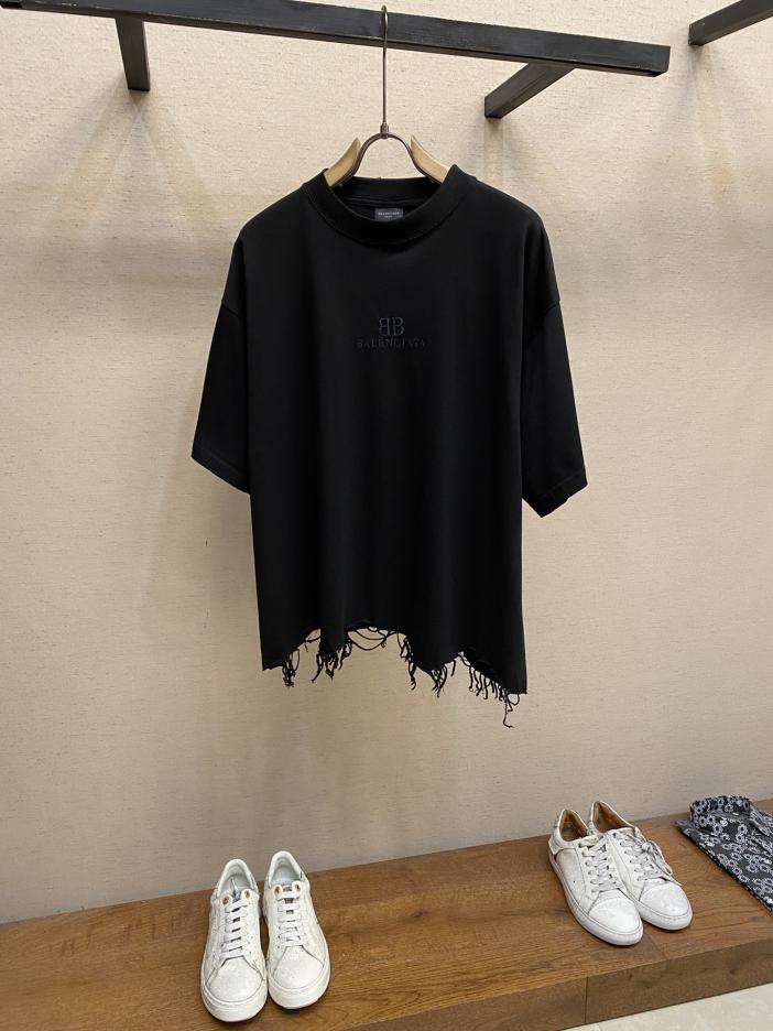 designer,replica,clothing,fake,1:1,lv,luxury,high quality BalenciagaBLCG 24SS new style big destruction small embroidery tassel short-sleeved T-shirt designer,replica,clothing,fake,1:1,lv,luxury,high quality BalenciagaBLCG 24SS new style big destruction small embroidery tassel short-sleeved T-shirt