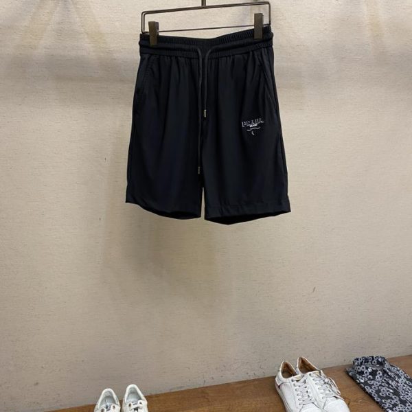 designer,replica,clothing,fake,1:1,lv,luxury,high quality Prada men’s casual shorts, the latest upper body style, are invincible!