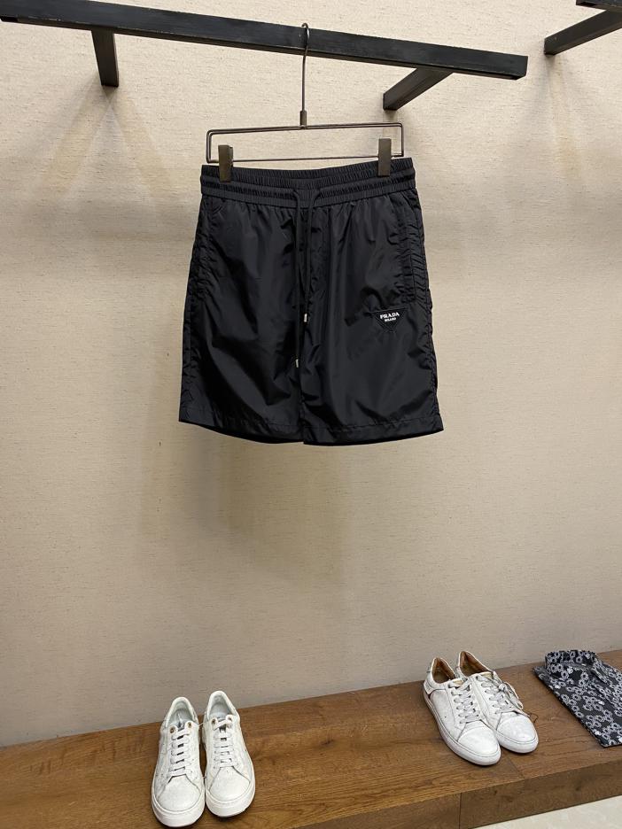 designer,replica,clothing,fake,1:1,lv,luxury,high quality Prada men’s casual shorts, the latest upper body style, are invincible! designer,replica,clothing,fake,1:1,lv,luxury,high quality Prada men’s casual shorts, the latest upper body style, are invincible!