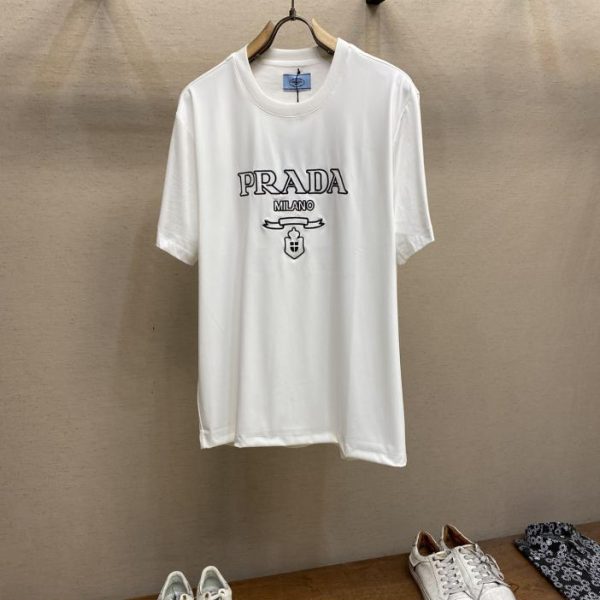 designer,replica,clothing,fake,1:1,lv,luxury,high quality Prada’s new short-sleeved daily wear with your eyes closed when you go out with a custom-made elastic cotton short-sleeved T-shirt