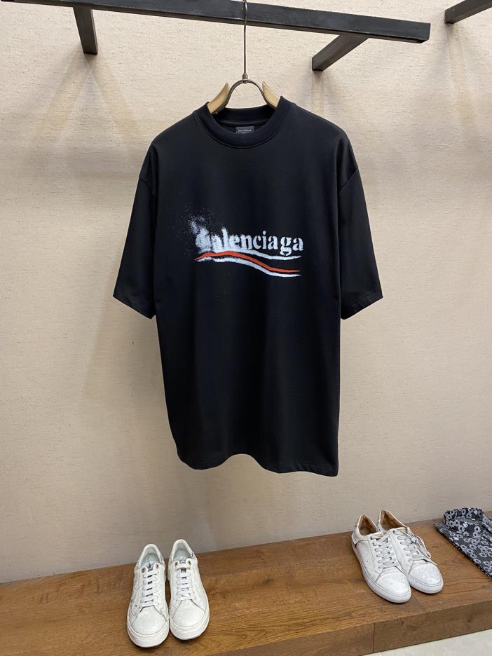 designer,replica,clothing,fake,1:1,lv,luxury,high quality Balenciaga 24SS Coke Blurred Logo Printed Short Sleeves B’s super hot short sleeves are here designer,replica,clothing,fake,1:1,lv,luxury,high quality Balenciaga 24SS Coke Blurred Logo Printed Short Sleeves B’s super hot short sleeves are here