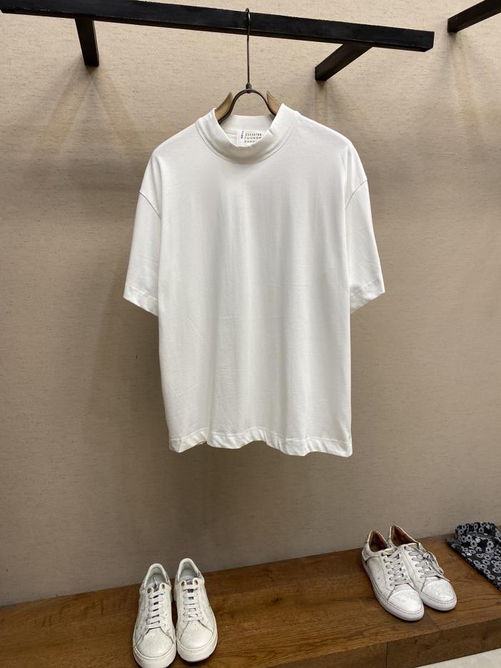 designer,replica,clothing,fake,1:1,lv,luxury,high quality MM6 four-corner stitching T-shirt designer,replica,clothing,fake,1:1,lv,luxury,high quality MM6 four-corner stitching T-shirt
